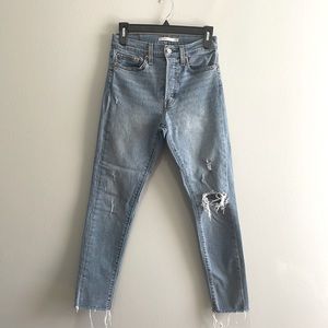 Levi Skinny Jean Size 27